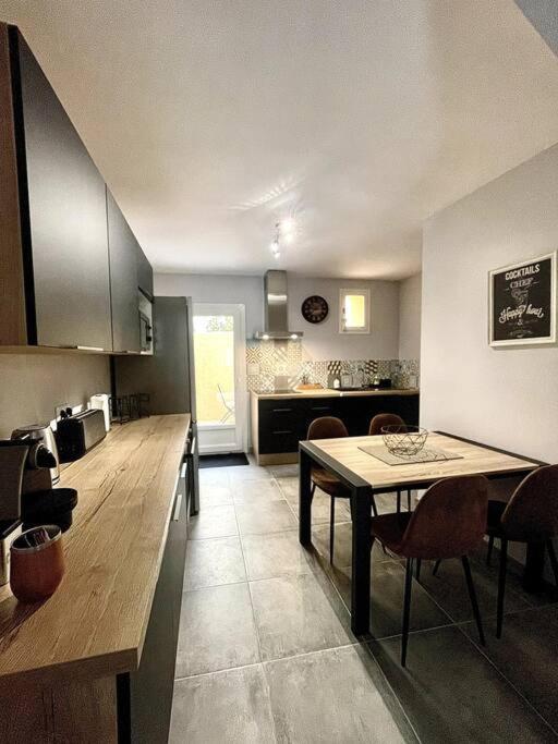 Jolie Maison De Ville - 4 Personnes - Wifi - Tv Могио Екстериор снимка